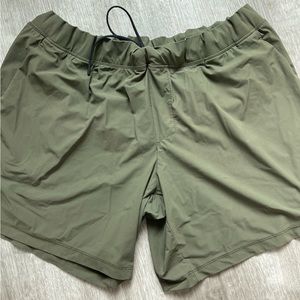 All in motion shorts